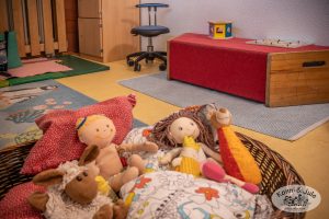 Puppen und Kuscheltiere zum Spielen